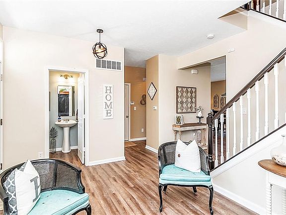 5th image of 5840 Sly Fox Ln