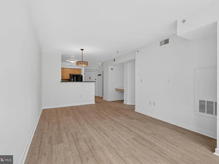 1000 New Jersey Ave SE #609 — Photo 8