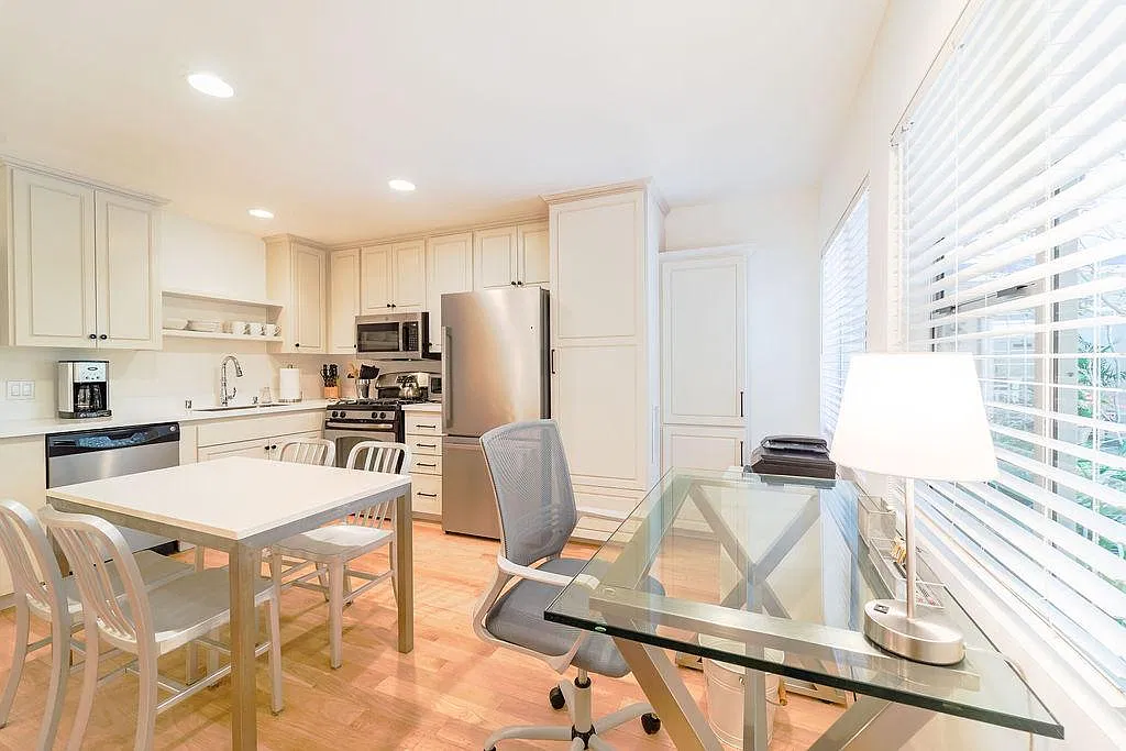 1 bed, 670 sqft, $5,450 — Photo 3