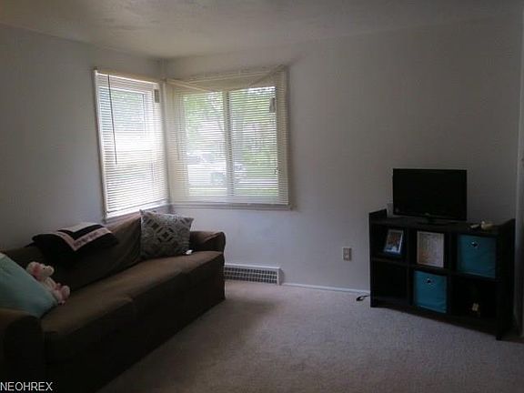 5th image of 197 Fair St