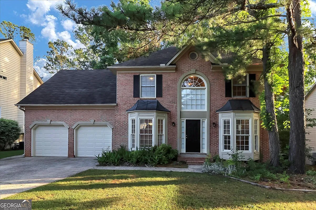 643 Radford Cir photo 1
