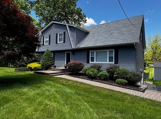 50 Edgewood Dr, Central Valley, NY 10917