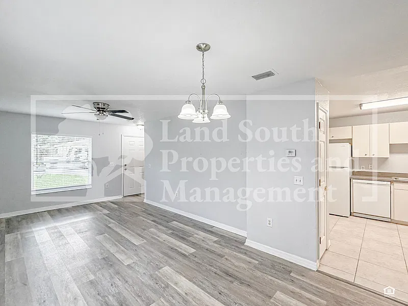 2 bed, 2.0 bath, 942 sqft, $1,595 — Photo 3