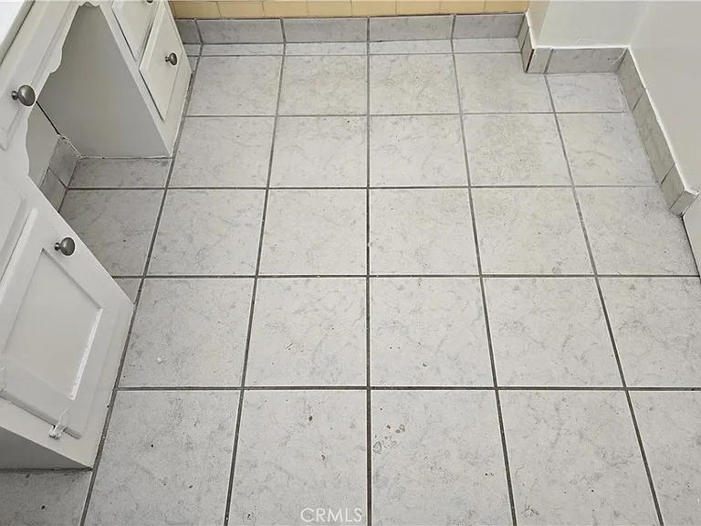 5740 California Ave — Photo 11