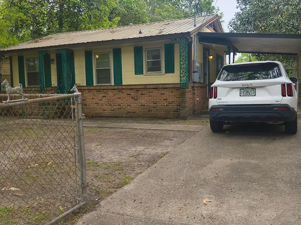 310 8th Ave, Chickasaw, AL 36611