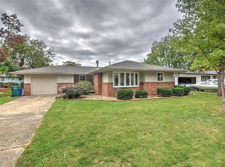 155 Dover Dr, Decatur, IL 62521