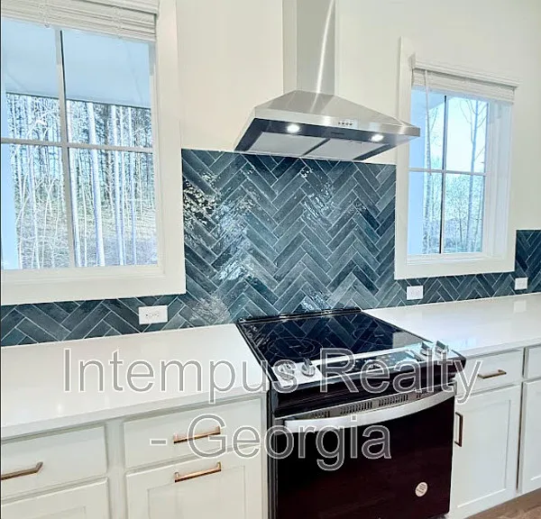 102 Pinecone Pkwy — Photo 5