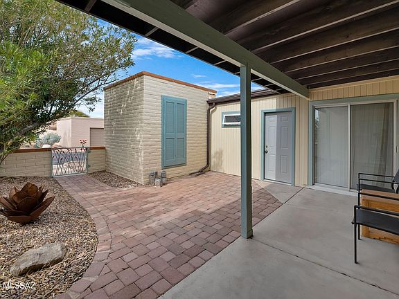3rd image of 952 W Camino Asturias