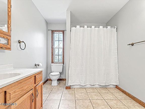 5th image of 4 Middleborough Court