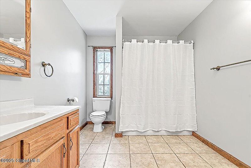 5th image of 4 Middleborough Court