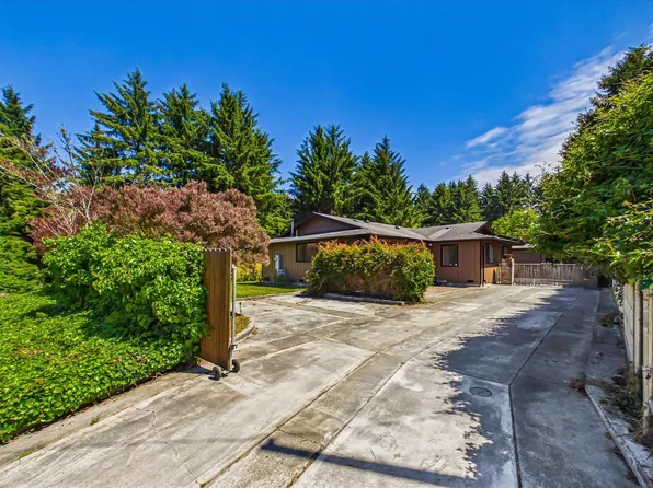 7181 Worthington Dr, Eureka, CA 95503
