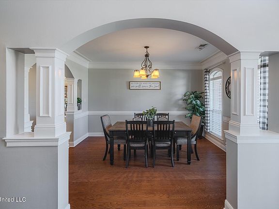 4th image of 2615 Dickens Place Dr
