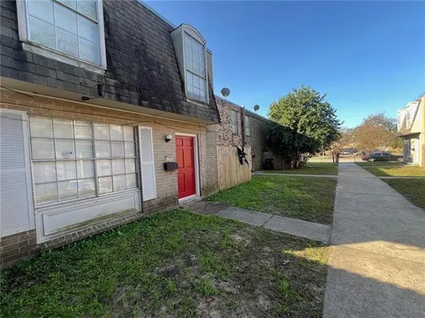 3260 Kabel Dr, New Orleans, LA 70131