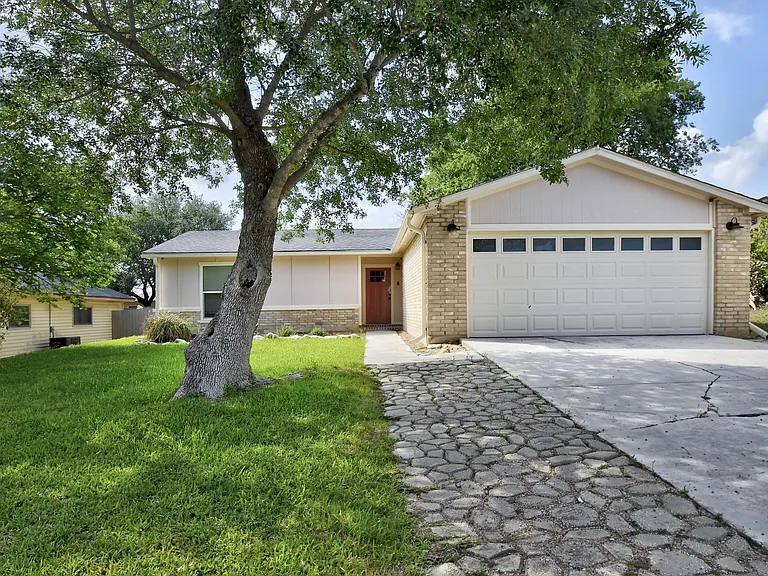 3429 Harvest Dr — Photo 1