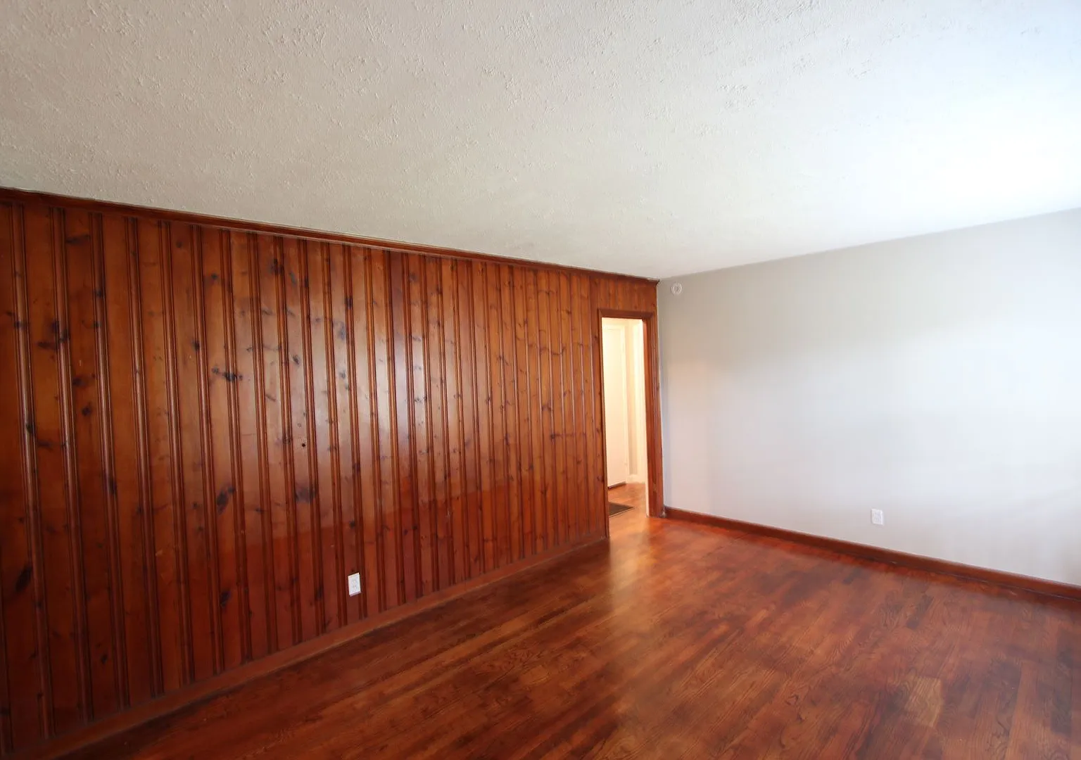 New On The Market! Cute! Cute! Cute! Better Hurry To See This One!! — Photo 2