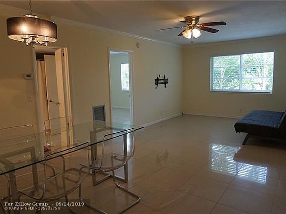 3rd image of 669 W Oakland Park Blvd APT 215B