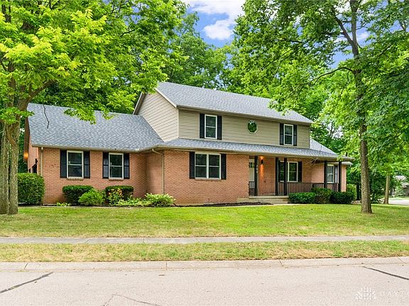 2nd image of 703 Nelson Ct