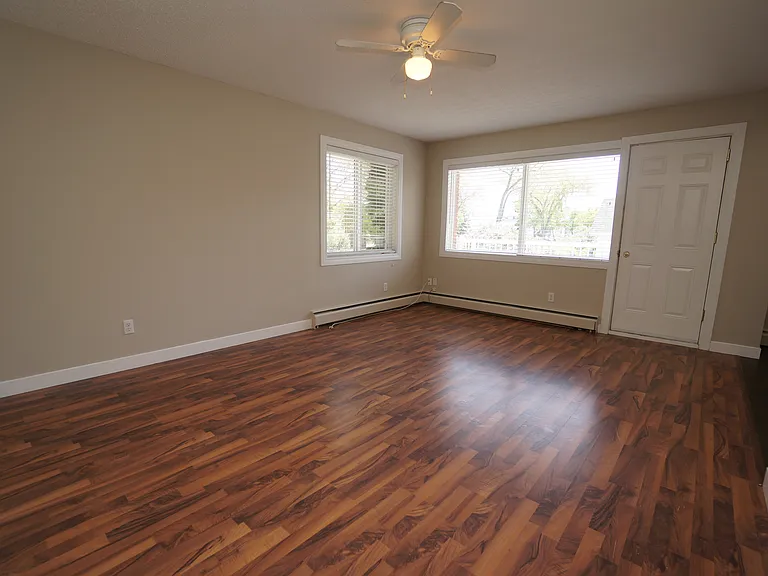 10812 115th St NW — Photo 3