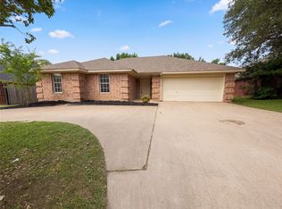1233 Windy Meadows Dr, Burleson, TX 76028
