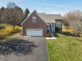 6935 Doral Dr, Radford, VA 24141