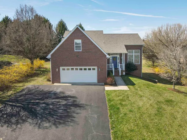 6935 Doral Dr, Radford, VA 24141