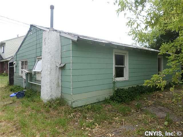 2nd image of 1422 Gill St