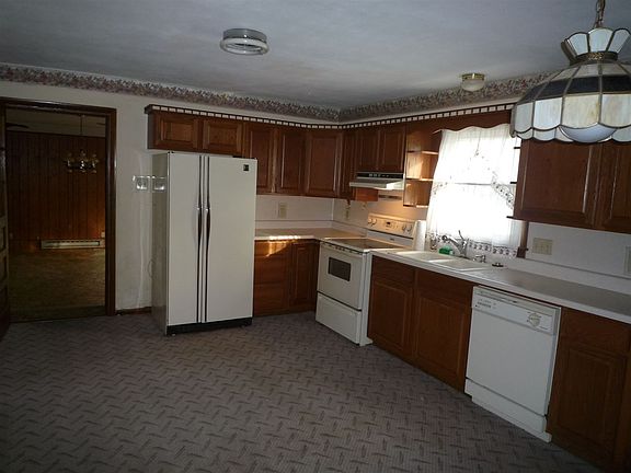 4th image of 1734 E Magnolia Dr