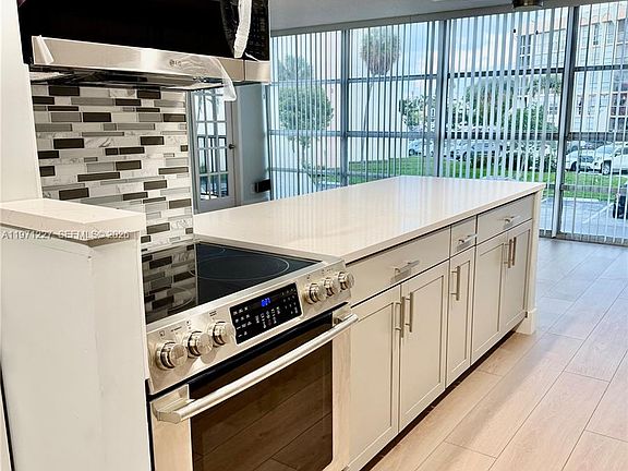 4th image of 601 Three Islands Blvd APT 217