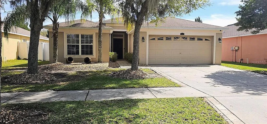 3 bed, 2.0 bath, 1528 sqft, $2,400 — Photo 1