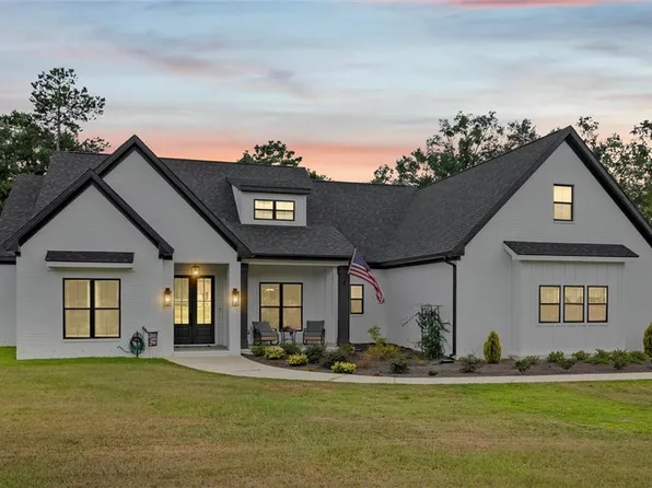 11 Creax Rd, Axis, AL 36505