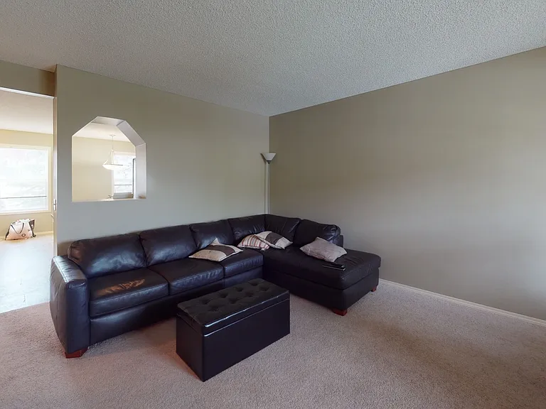 6 Panatella St NW — Photo 2
