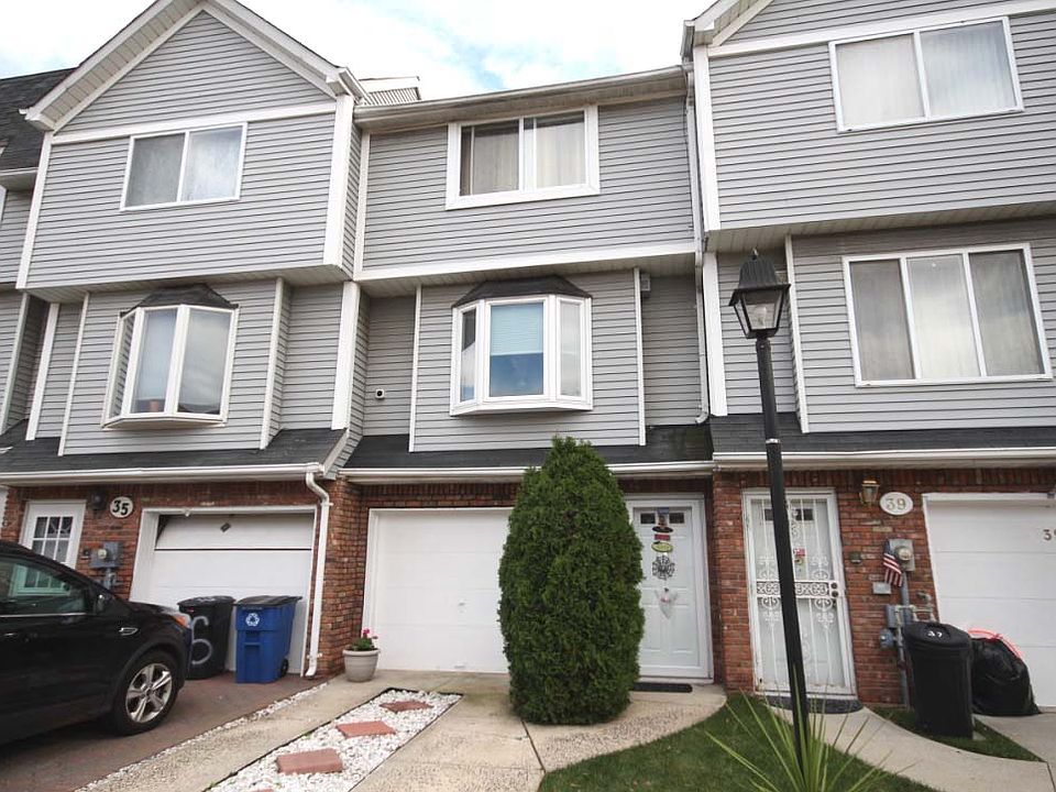 1st image of 37 Westport Ln