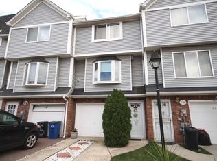 37 Westport Ln, Staten Island, NY 10314