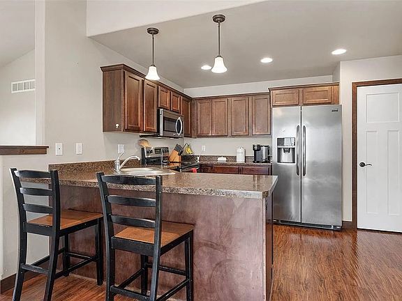 3rd image of 459 Bainberry St #1