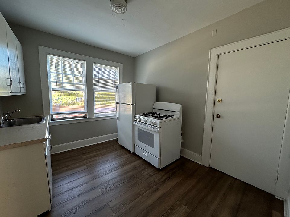 1st image of 621 Campbell Ave #C