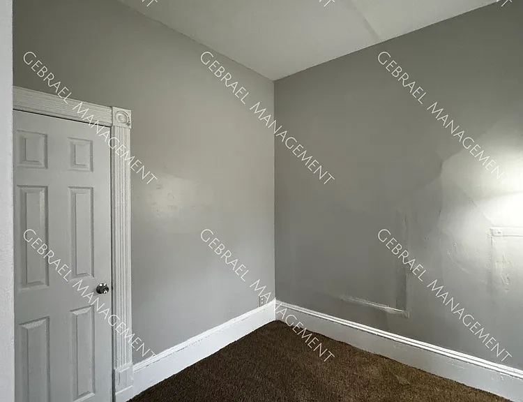 1344 Gage St — Photo 3