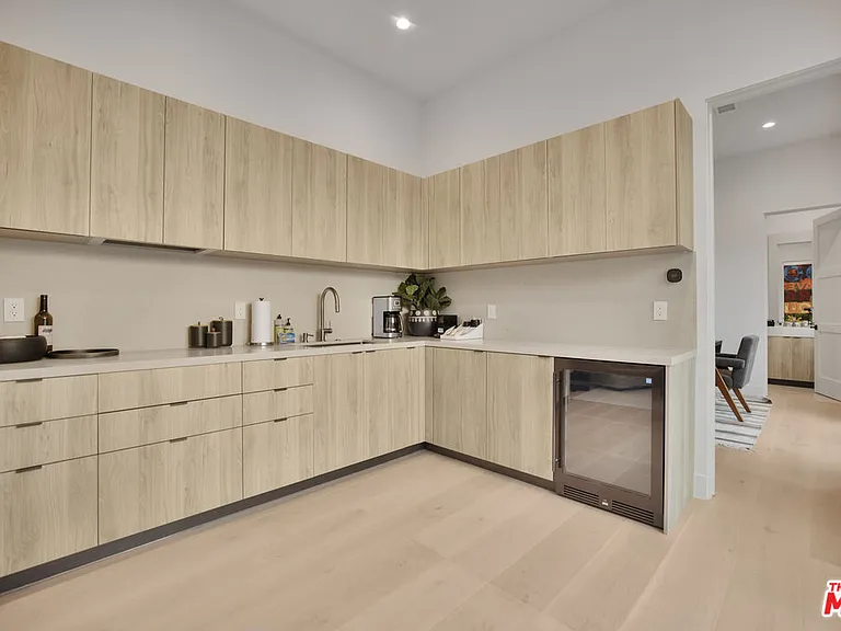 4433 Kraft Ave — Photo 22