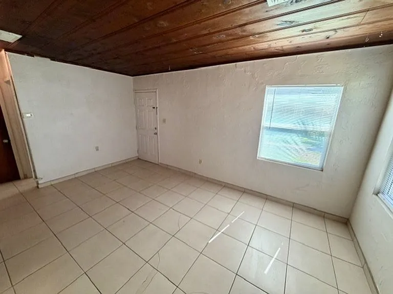 925 E Turney Ave — Photo 15