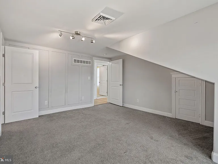 1515 Butler Pike — Photo 48