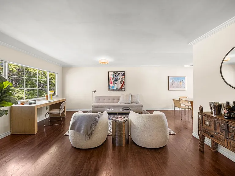 5150 1/2 Village Grn — Photo 1