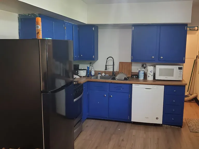 1420 Holly Hill Dr — Photo 3