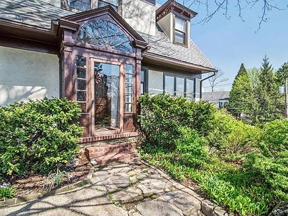 3rd image of 37 Woodcrest Ave