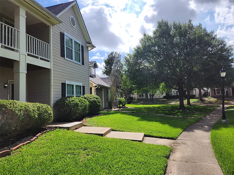 20911 Walder Ct — Photo 3