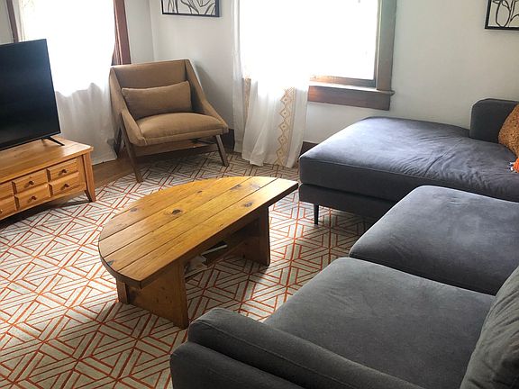 Great seating options in living room