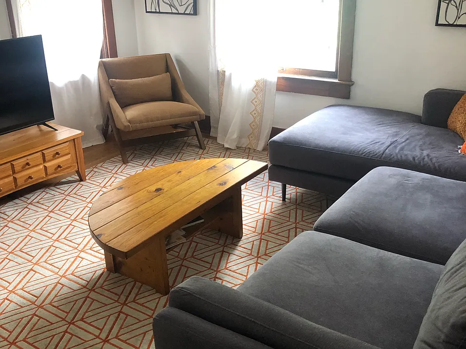 Great seating options in living room