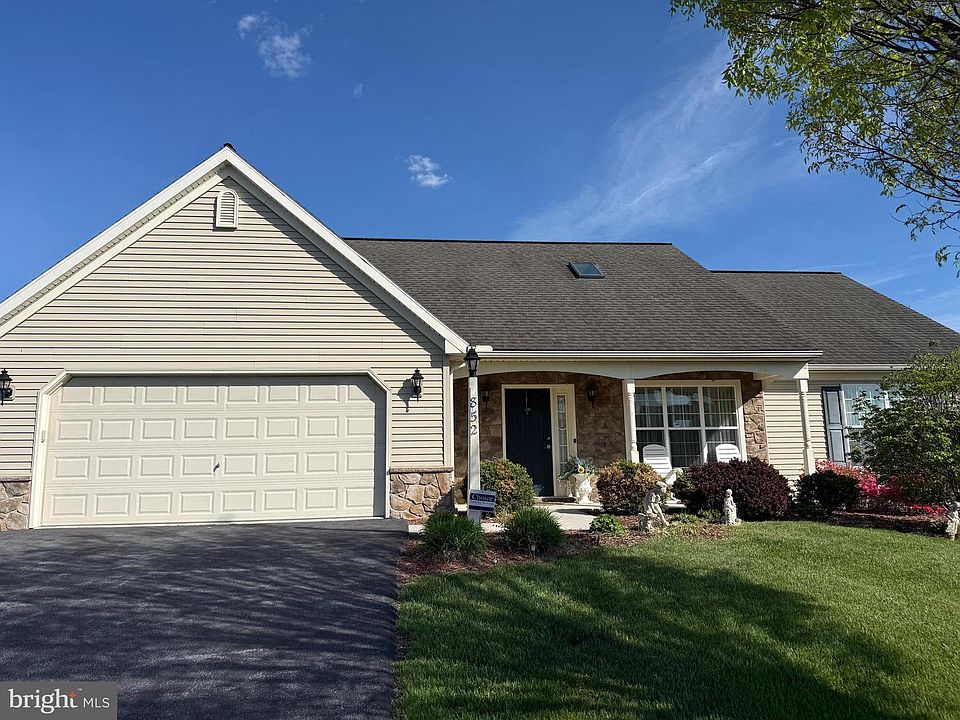 1st image of 852 Walnut Crest Dr