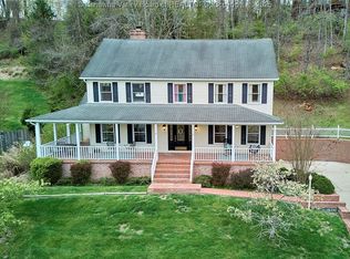 40 Carriage Rd, Charleston, WV 25314