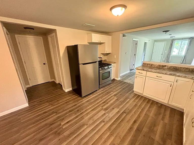 7263 N Oak Rd — Photo 4