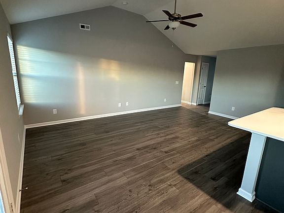 4th image of 1018 Hickoryridge Dr