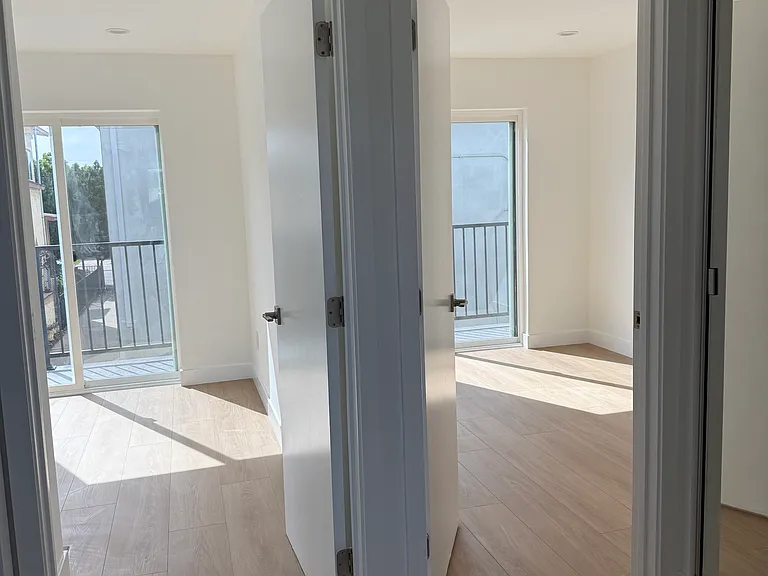 2024 7th Ave #2028-3/4 — Photo 11